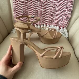 NWOT: Schutz Kelsie Platform Sandal